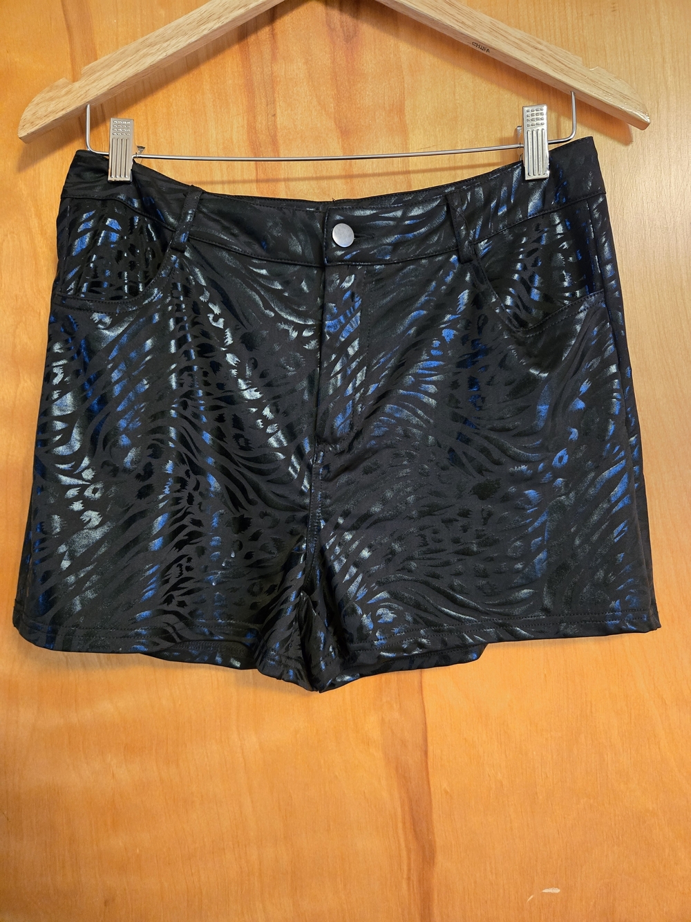 SHEIN Black Metallic Animal-Print High-Waist Women's Shorts